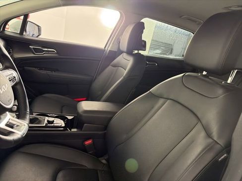 Used 2025 Kia Sportage EX FWD image 11