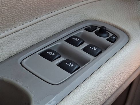 Used 2011 Volvo C70 T5 FWD image 24