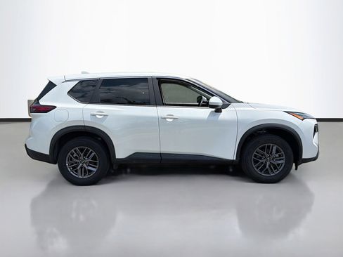 Used 2026 Nissan Rogue SV AWD/4WD image 4