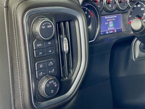 Used 2020 Chevrolet Silverado 1500 LT Trail Boss image 14