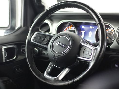 Used 2021 Jeep Gladiator Overland AWD/4WD image 11