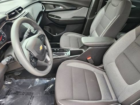 Used 2023 Chevrolet TrailBlazer LS FWD image 4