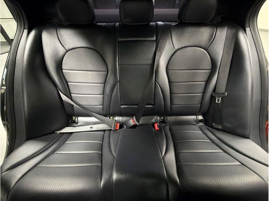 Used 2018 Mercedes-Benz C 300 Sedan image 8