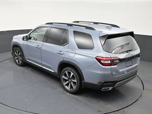 Used 2024 Honda Pilot Touring image 13