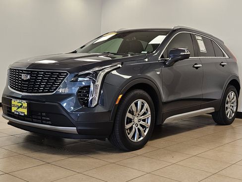 Used 2021 Cadillac XT4 Premium Luxury w/ Cold Weather Package image 2