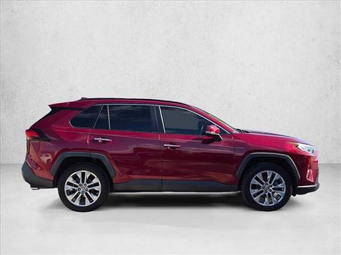 Used 2021 Toyota RAV4 Limited FWD image 4