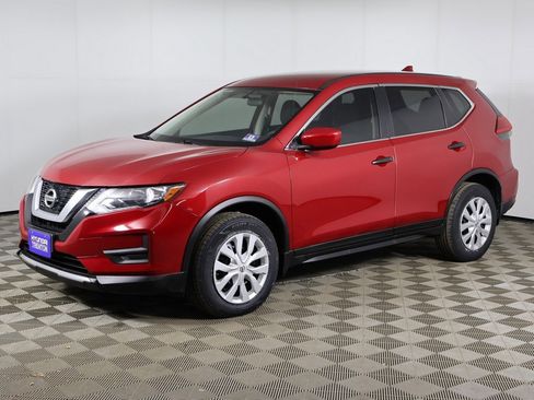 Used 2017 Nissan Rogue S image 5