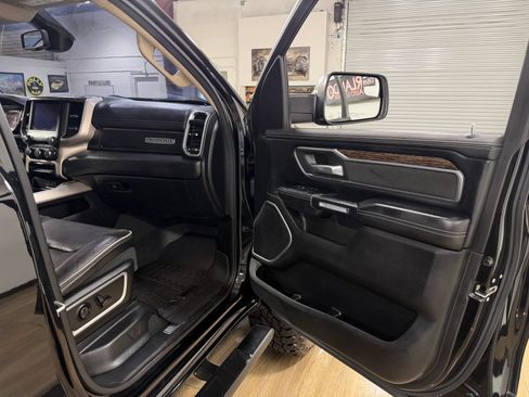 Used 2020 RAM 1500 Laramie AWD/4WD image 19