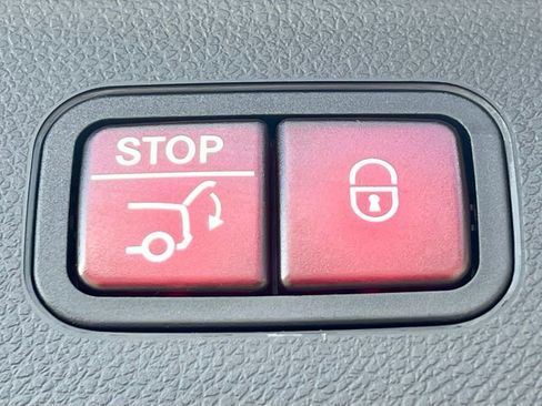 Certified 2022 Mercedes-Benz GLC 300 4MATIC image 23