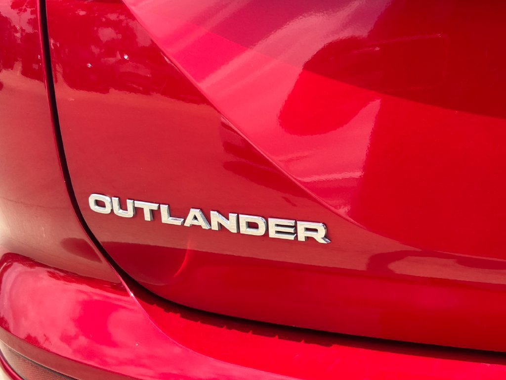 Used 2025 Mitsubishi Outlander SEL AWD/4WD image 13