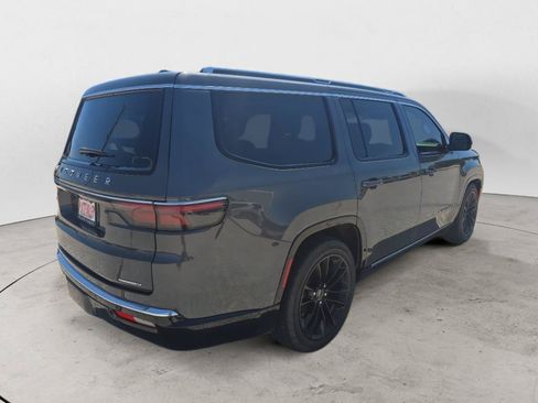 Used 2022 Jeep Wagoneer Series III w/ Premium Group I AWD/4WD image 9