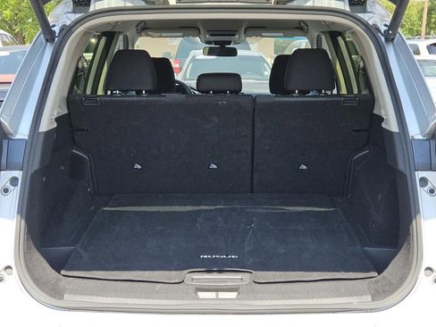 Used 2024 Nissan Rogue SV image 9
