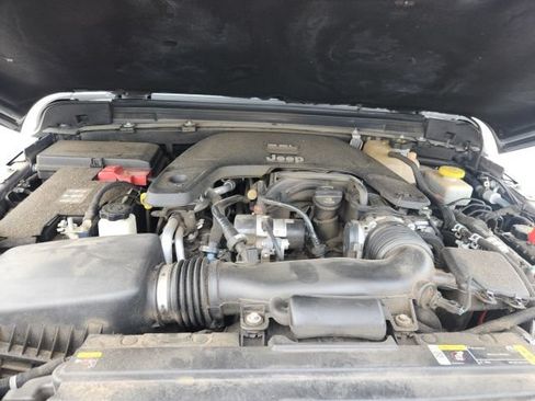 Used 2021 Jeep Wrangler Unlimited Sahara AWD/4WD image 21