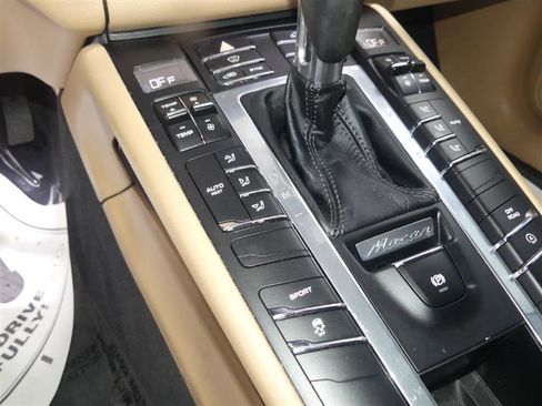 Used 2016 Porsche Macan S AWD/4WD image 40