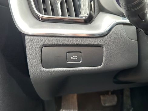 Certified 2023 Volvo XC60 B5 Core w/ Climate Package image 31