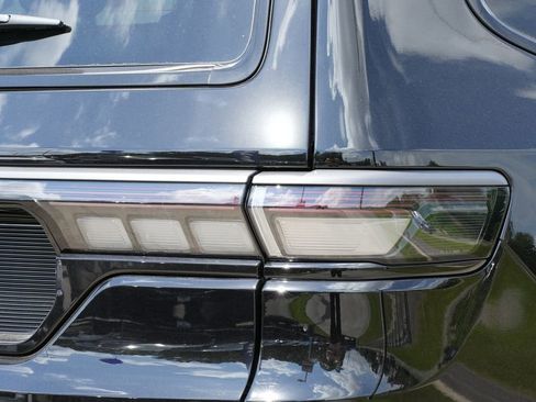 New 2026 Jeep Grand Wagoneer Summit AWD/4WD image 21