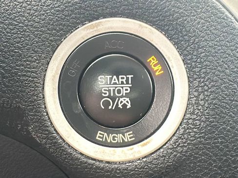 Used 2015 Chrysler 300 Limited RWD image 19