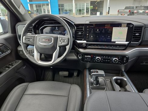 Used 2024 GMC Sierra 1500 SLT w/ SLT Premium Plus Package AWD/4WD image 10