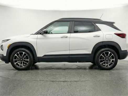 Used 2025 Chevrolet TrailBlazer LT image 4