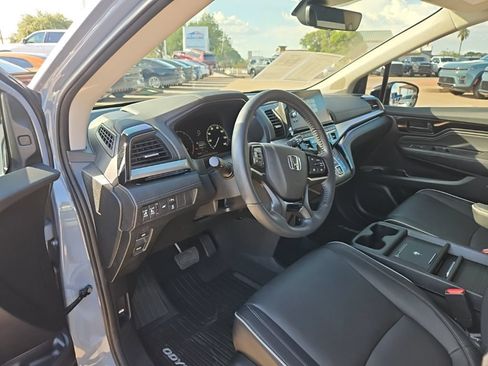 Used 2025 Honda Odyssey Touring image 16