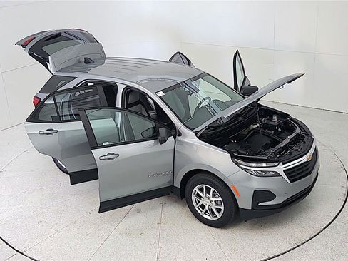 Used 2024 Chevrolet Equinox LS w/ LS Convenience Package FWD image 47