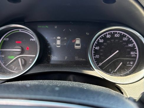 Used 2018 Toyota Camry XLE FWD image 8