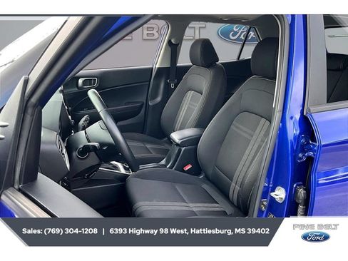 Used 2023 Hyundai Venue SEL FWD image 18