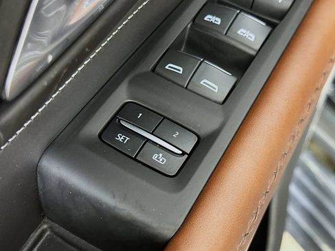 Used 2023 GMC Yukon Denali Ultimate AWD/4WD image 22