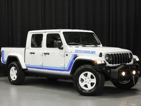 Used 2025 Jeep Gladiator Sport AWD/4WD image 7