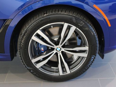 Used 2025 BMW X7 M60i image 32