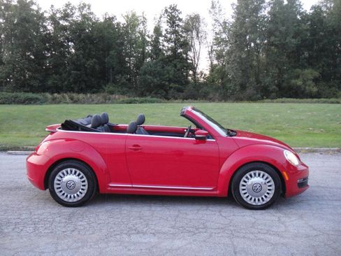 Used 2016 Volkswagen Beetle 1.8T S image 15