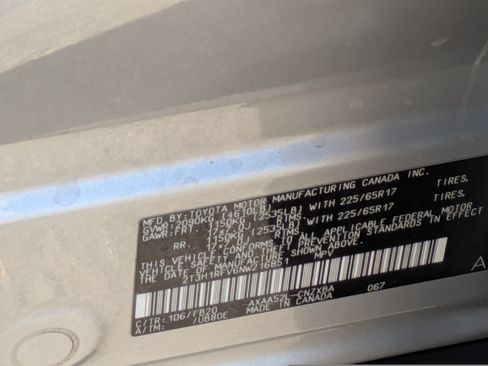 Used 2022 Toyota RAV4 LE w/ Carpet Mat Package (TMS) FWD image 31