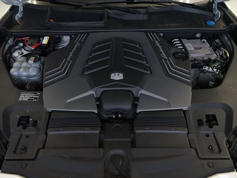 Used 2019 Lamborghini Urus AWD/4WD image 34