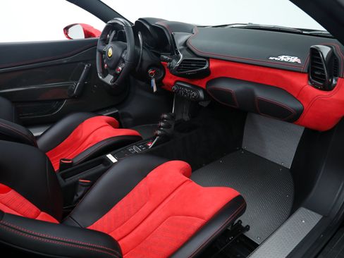 Certified 2015 Ferrari 458 Speciale A RWD image 25