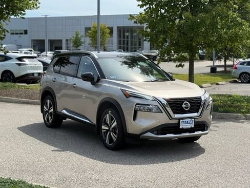 Used 2021 Nissan Rogue Platinum AWD/4WD image 3