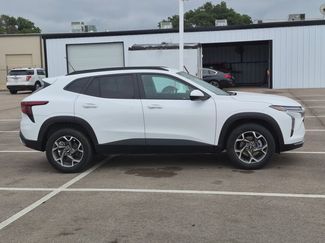 Used 2025 Chevrolet Trax LT FWD video 4