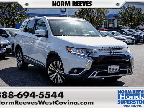 Used 2019 Mitsubishi Outlander SEL image 1