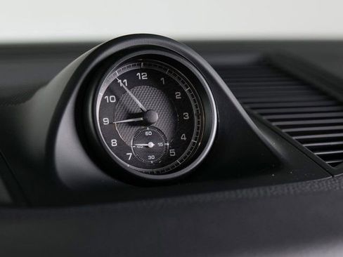 Certified 2026 Porsche Macan image 25