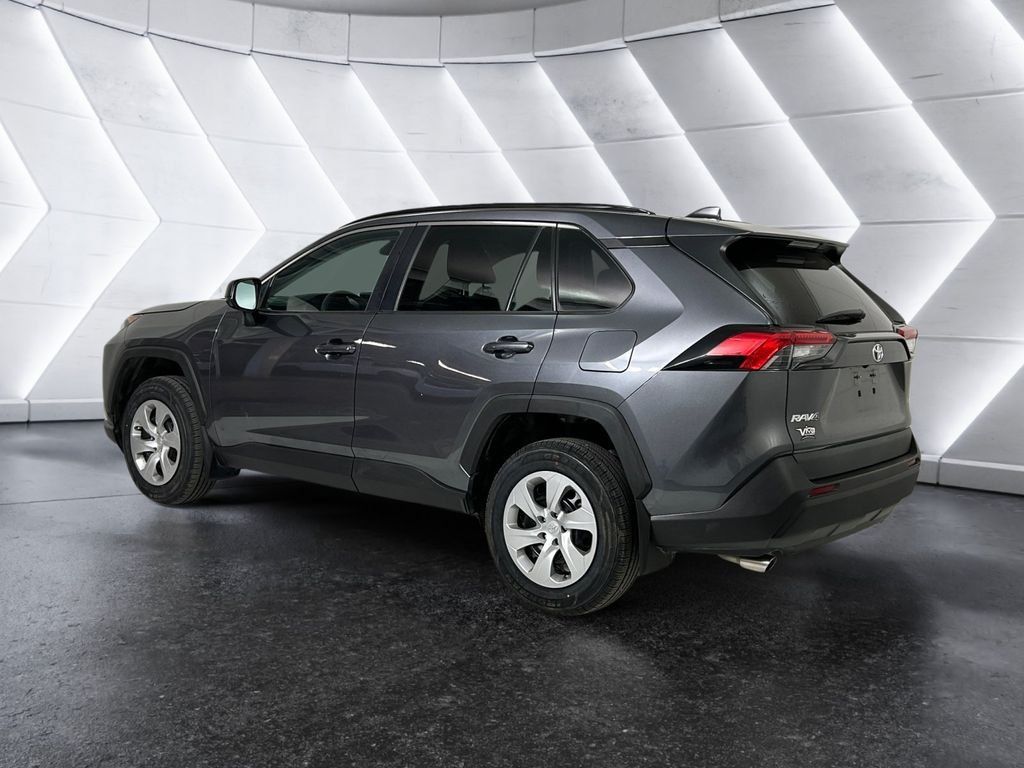 Used 2021 Toyota RAV4 LE FWD image 6