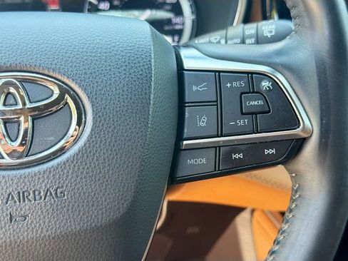 Used 2020 Toyota Highlander Platinum AWD/4WD image 40