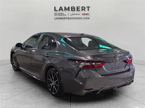 Used 2024 Toyota Camry SE image 4