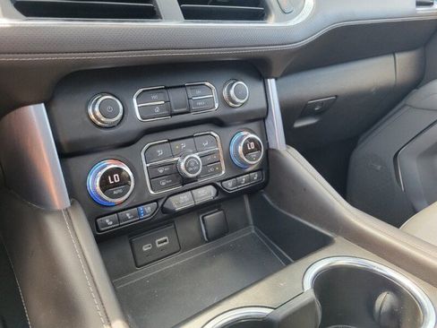 Used 2022 GMC Yukon XL SLT w/ SLT Premium Package RWD image 22