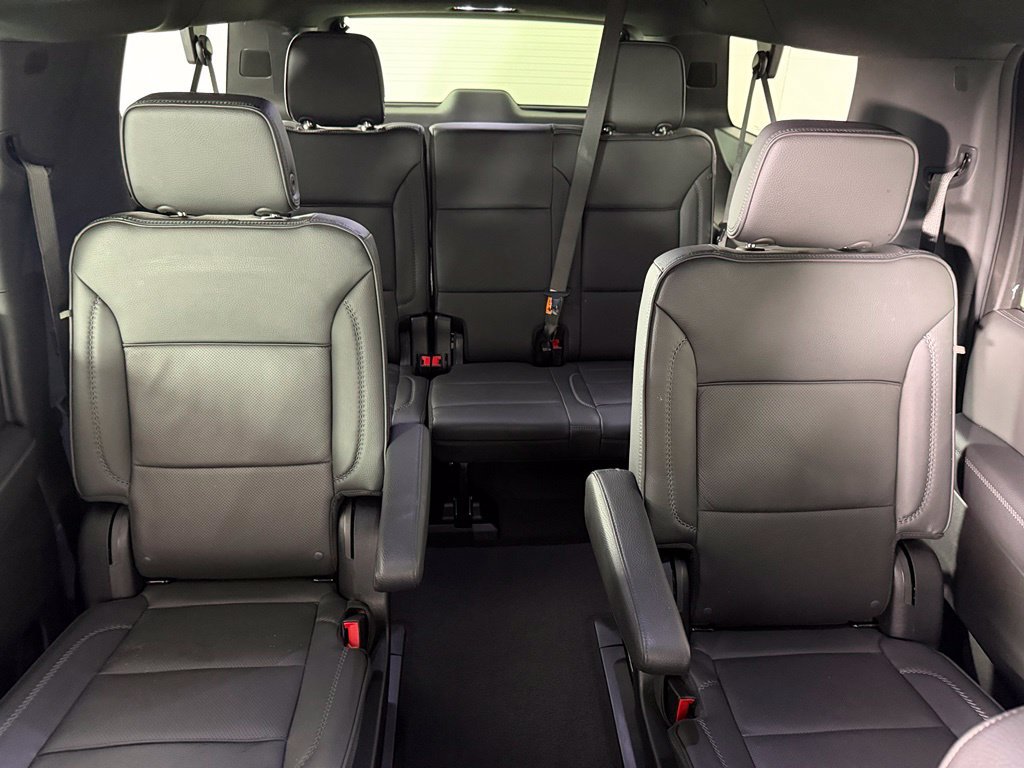 Used 2025 GMC Yukon XL Denali AWD/4WD image 17