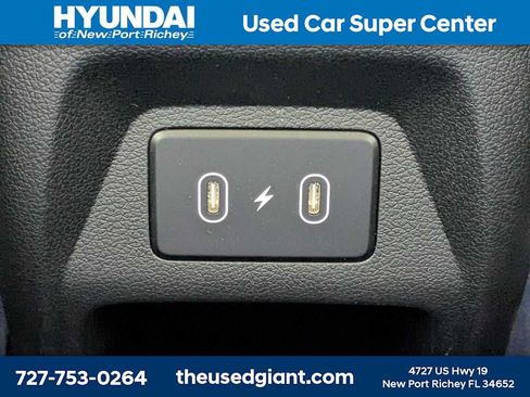 Certified 2025 Hyundai Venue Limited FWD image 15