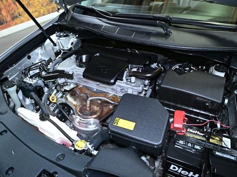 Used 2012 Toyota Camry SE image 19