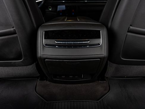 Used 2025 Cadillac Escalade ESV Sport Platinum image 34