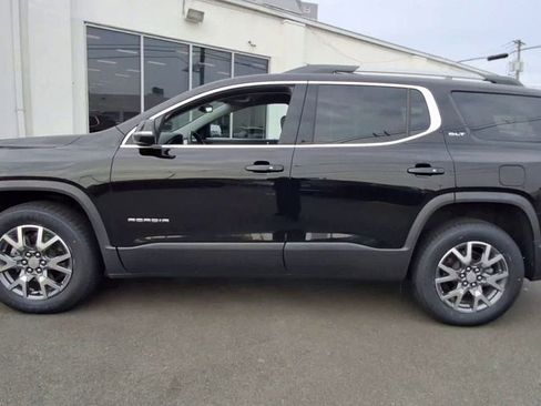 Certified 2023 GMC Acadia SLT w/ Preferred Package image 5
