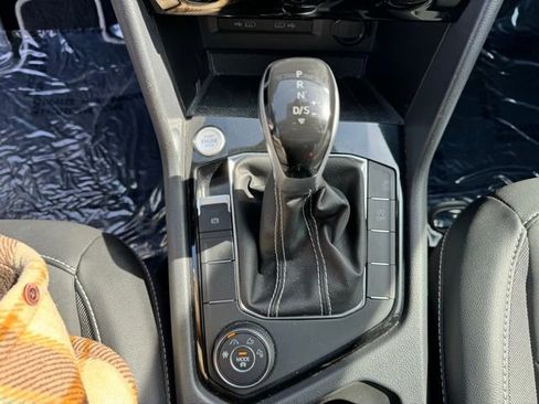 Certified 2023 Volkswagen Taos SE w/ Panoramic Sunroof Package image 16