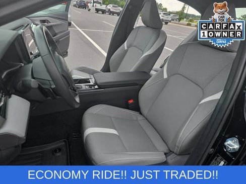 Used 2025 Toyota Camry SE FWD image 12