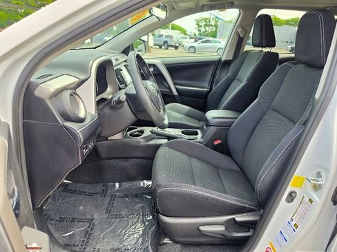 Used 2017 Toyota RAV4 XLE AWD/4WD image 21